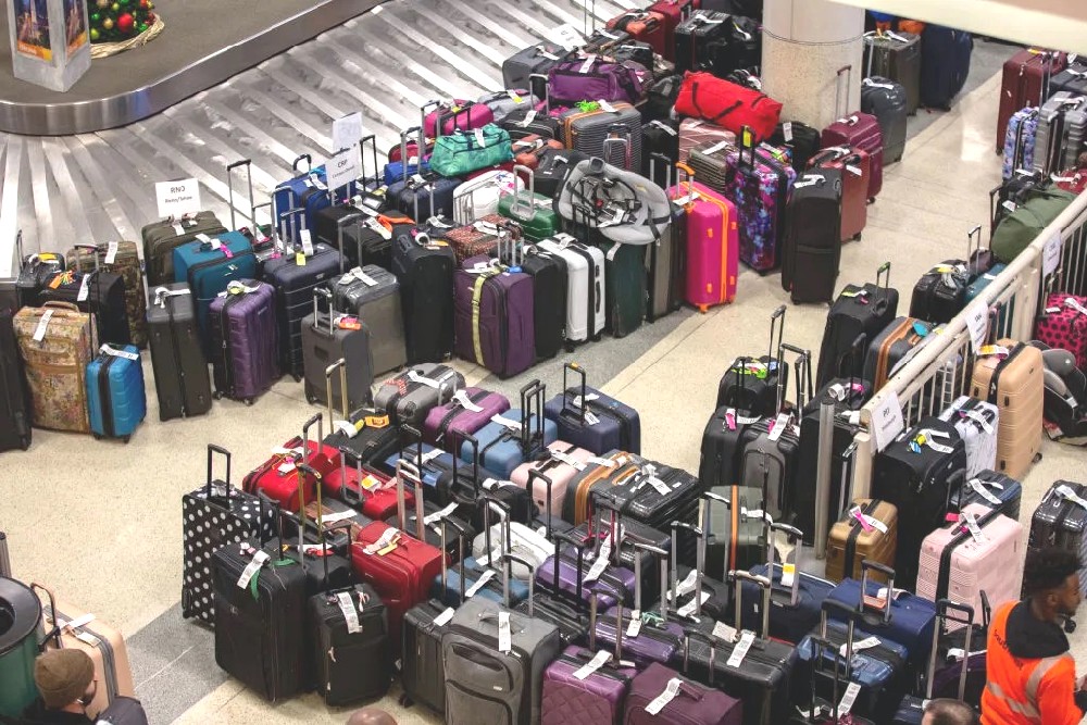 How to avoid losing luggage when flying